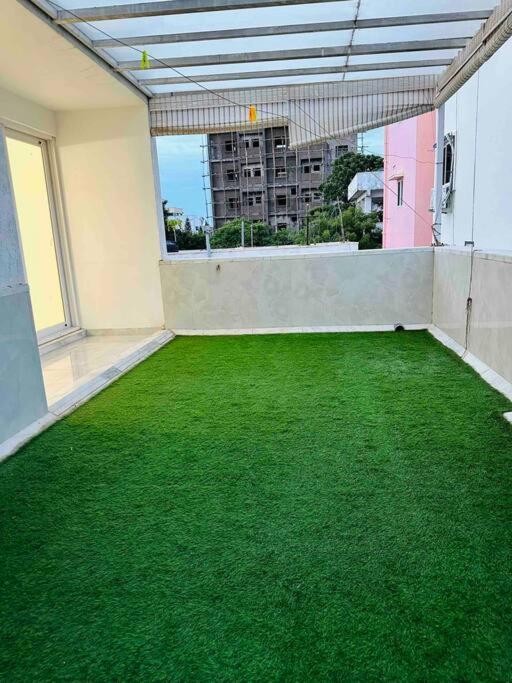 White House Sky View Theatre Villa In Gachibowli エクステリア 写真