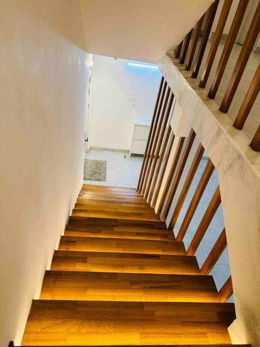 White House Sky View Theatre Villa In Gachibowli エクステリア 写真
