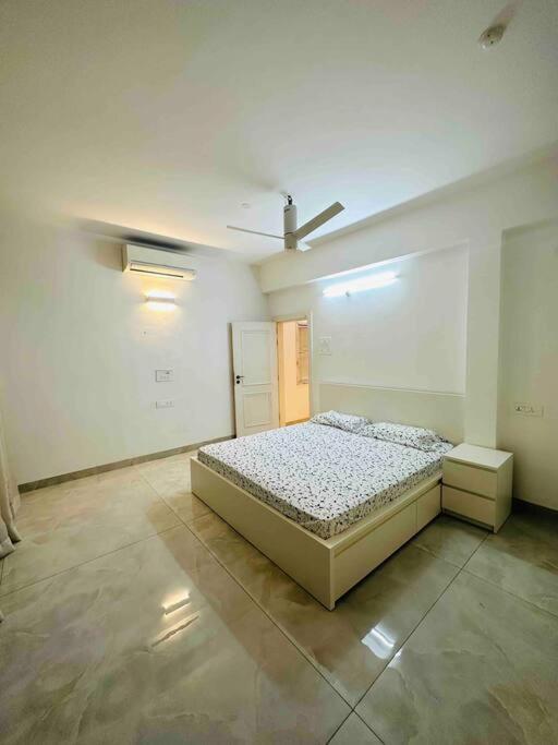 White House Sky View Theatre Villa In Gachibowli エクステリア 写真